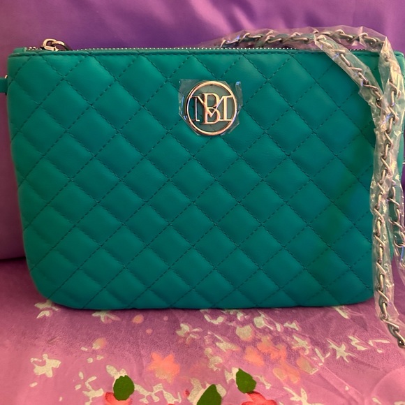 Vibrant Teal Quilted Crossbody Bag - Picture 2 of 9